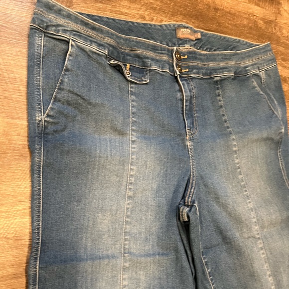 Torrid jeans 26 crop high rise wide leg Plus - Picture 5 of 7